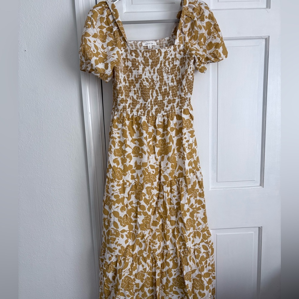 NWOT August sky floral puff sleeve smocked midi dress, dusty yellow, size M